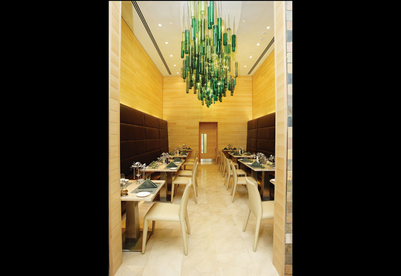 FOOD & BEVERAGE, Operators FOOD & BEVERAGE, Operators