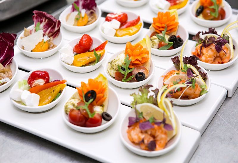FOOD & BEVERAGE FOOD & BEVERAGE