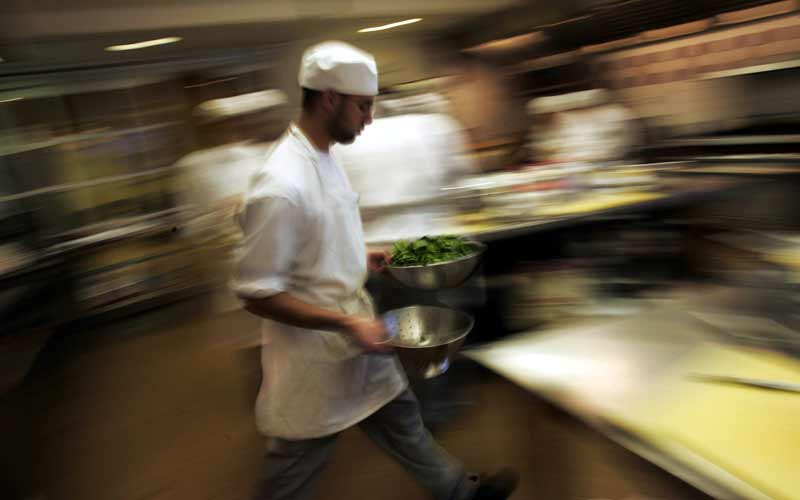While many eateries have trained supervisors, they are not active in the application of sanitary conditions. Photo: Getty.. While many eateries have trained supervisors, they are not active in the application of sanitary conditions. Photo: Getty..